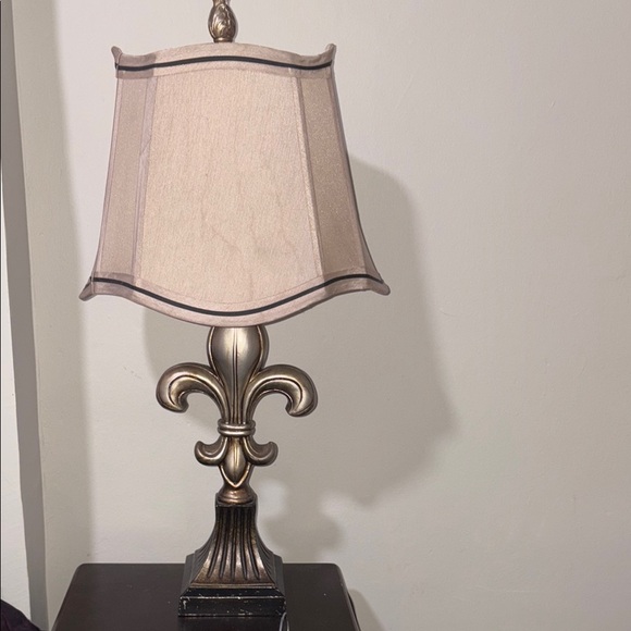 MACY’S - Elegant Tan Table Lamp set with shades - Picture 3 of 8